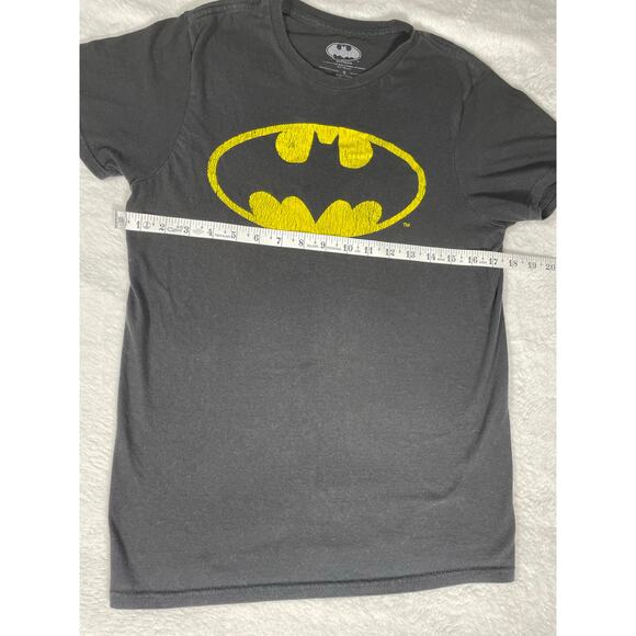Batman Logo Tee Black Yellow Graphic Shirt Size S - Picture 3 of 6